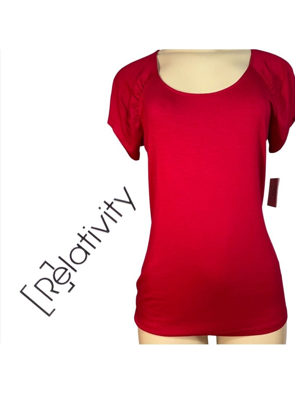 NWT $34 Relativity Big Red Barn Knit Top Small
